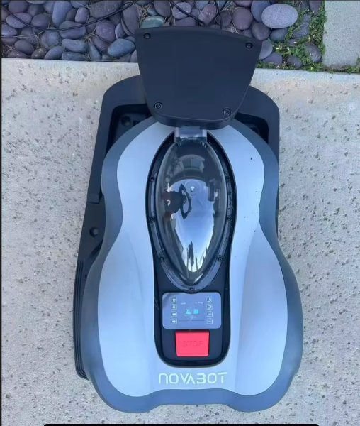 Docking N2000 Robotic Lawn Mower