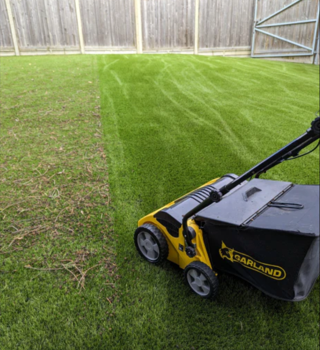 Garland 502E Electric Artificial Lawn Sweeper