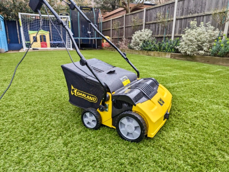 Garland 502E Electric Artificial Lawn Sweeper