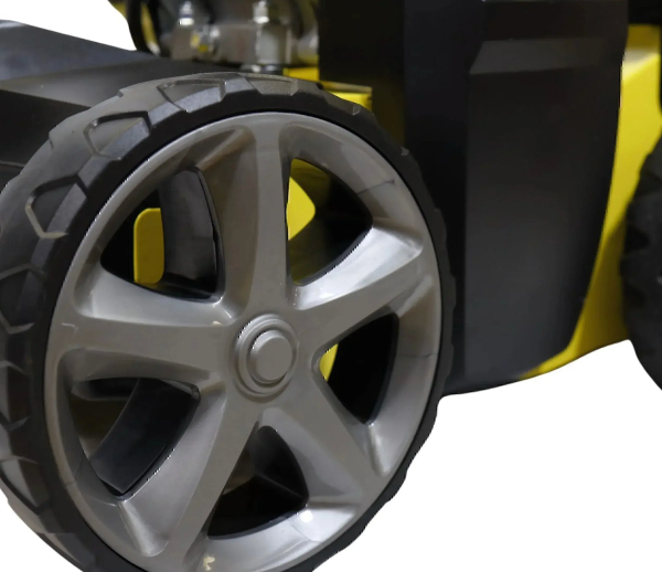 Garland 60GGQ Artificial Lawn Sweeper Close up Robust Metal Wheels